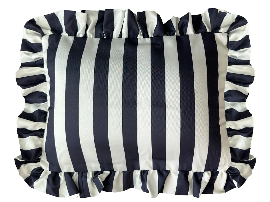 Stylish bath pillow – spa-inspired bathroom accessory with striped design