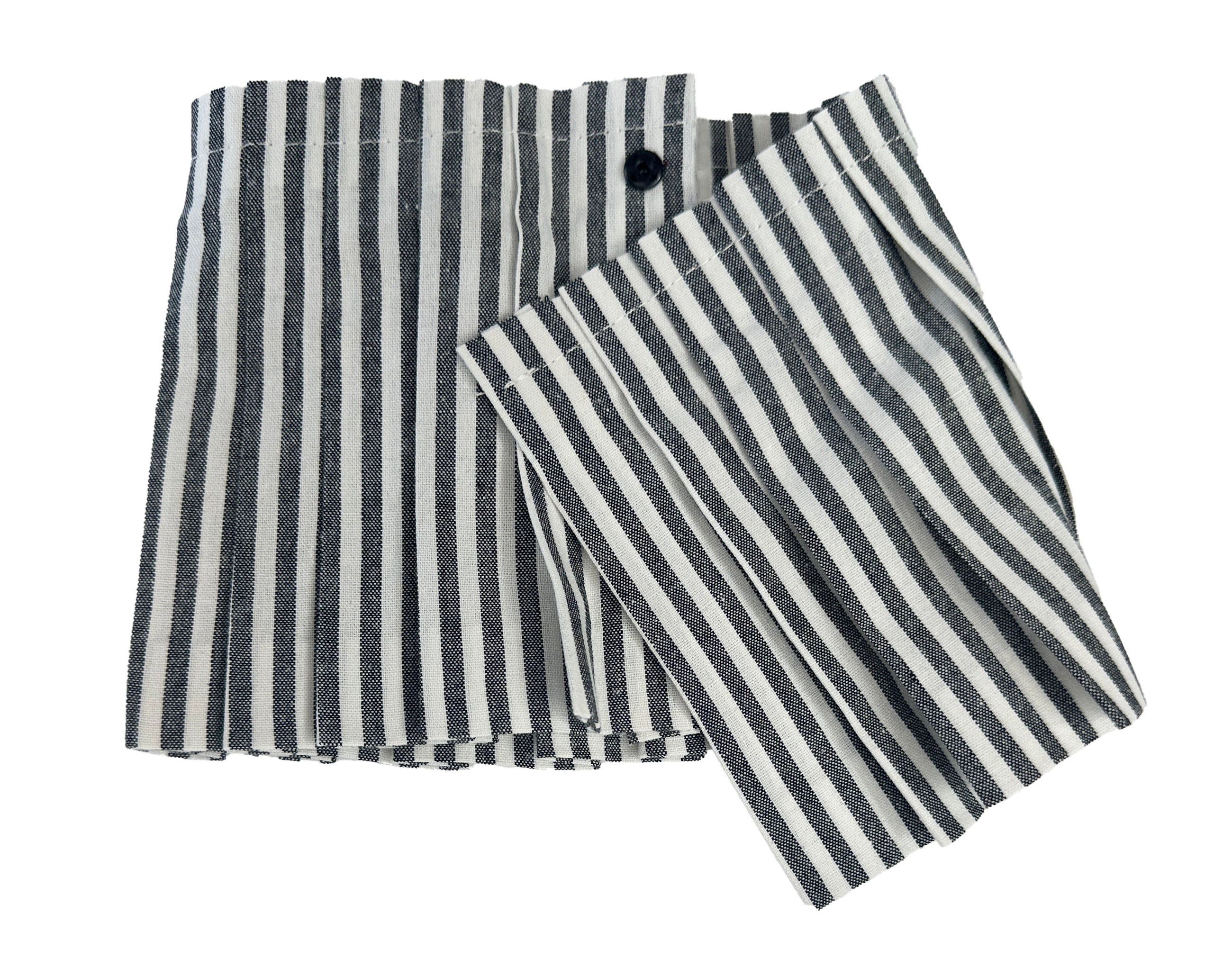 Cordless bathroom lamp with interchangeable black and white pleated shade