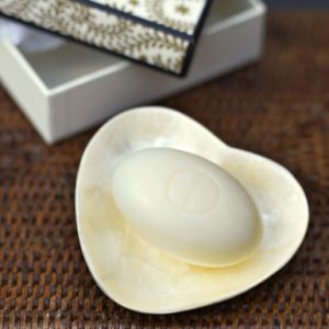 Mother of pearl soap dish with guest soap